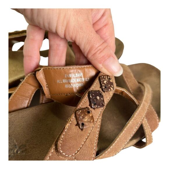 Nicole Albany Woman’s Size 8.5 Strappy Thong Slip On Wedge Sandals Brown Shell - Picture 6 of 13